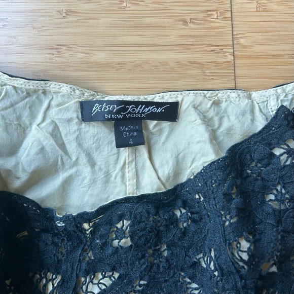 1989 Vintage Betsey Johnson  Black Lace Flared Midi Skirt  Size 4 Retro Gothic - Picture 2 of 8